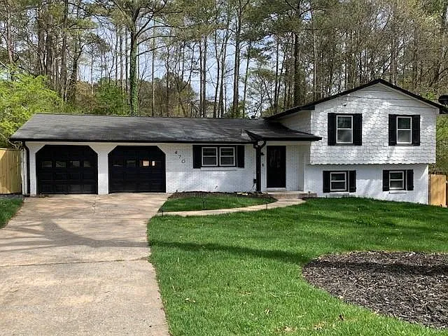 3 bed, 2.0 bath, 1094 sqft, $3,000 — Photo 2