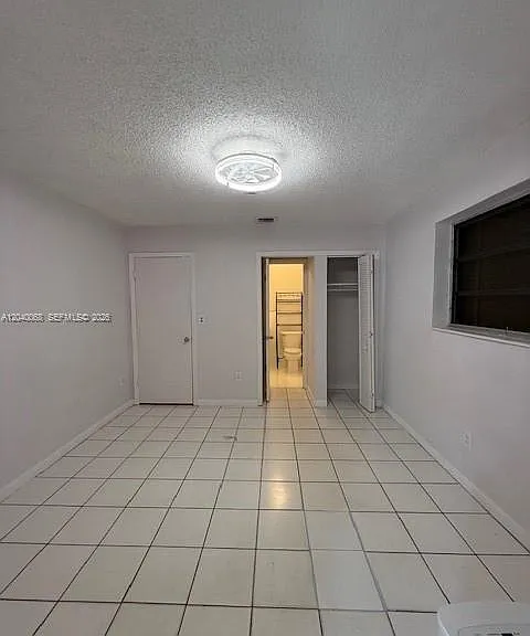 5641 SW 39th St — Photo 3