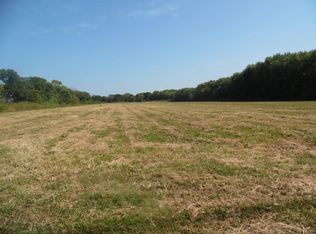 1660 Reservoir Rd, Staunton, IL 62088