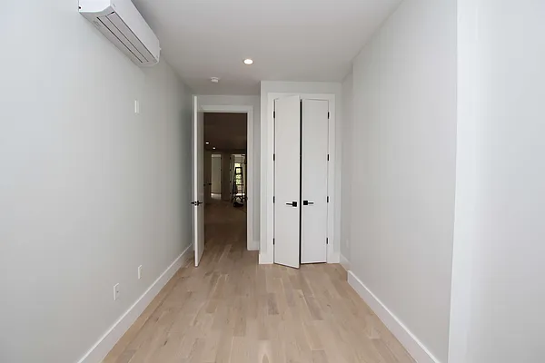 Rented by Nooklyn NYC LLC | media 103