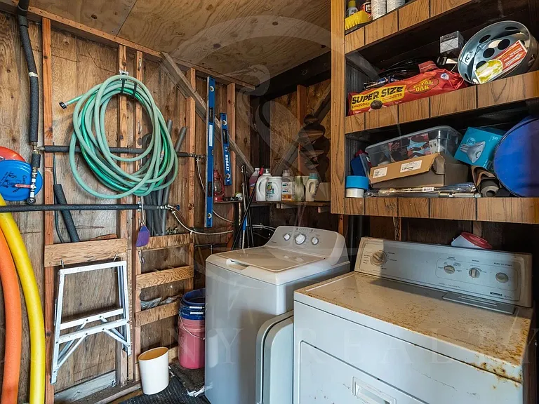 209 E Walker St — Photo 24