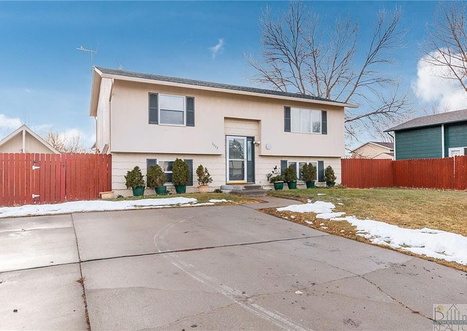 1st image of 3932 Cambridge Dr