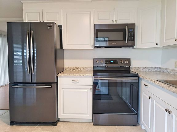4th image of 256 2nd St E
