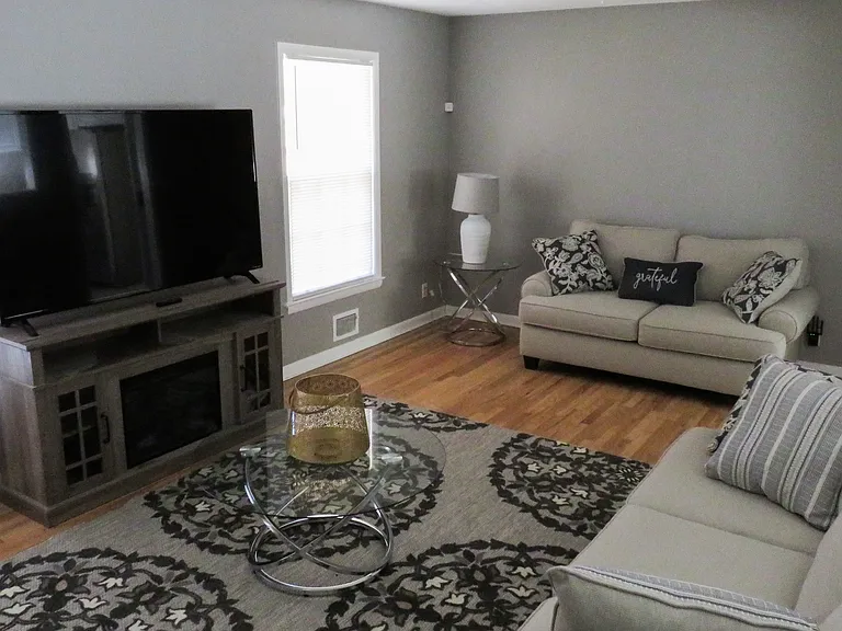 4194 Loveless Dr — Photo 8