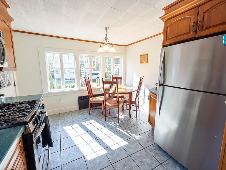 134 Lincoln Ave #MAIN HOUSE — Photo 6
