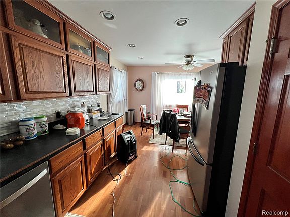 4th image of 3829 W Auburn Rd