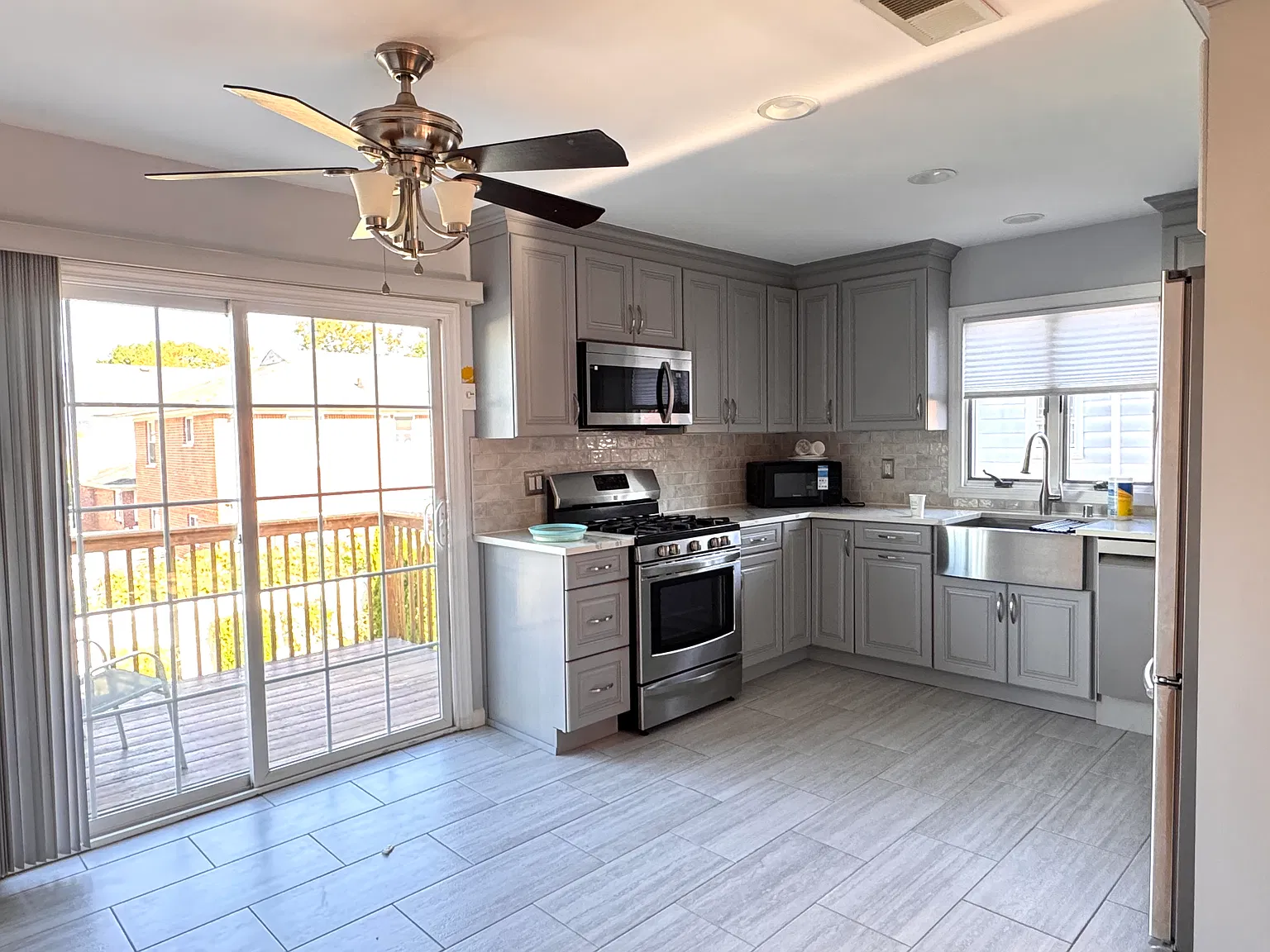 3 bed, 1100 sqft, $3,000 — Photo 1