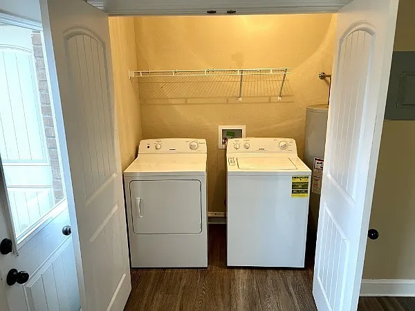 2 bed, 2.5 bath, 1200 sqft, $1,250 — Photo 2