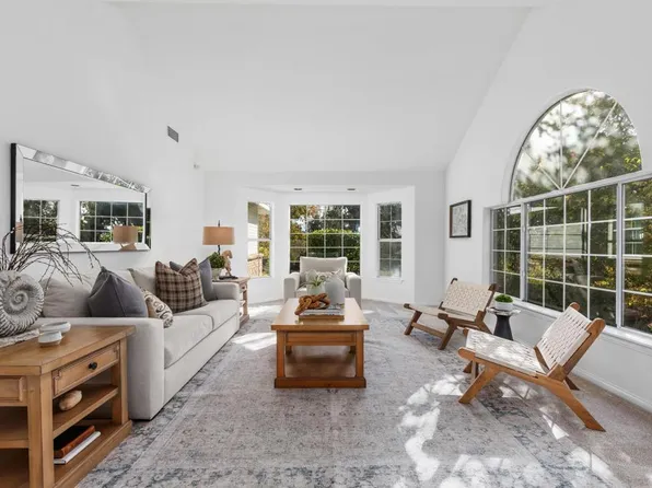 1474 Via Encinos Dr, Fallbrook, CA 92028