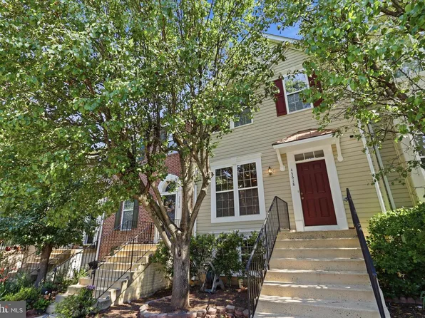 45618 Grand Central Sq, Sterling, VA 20166
