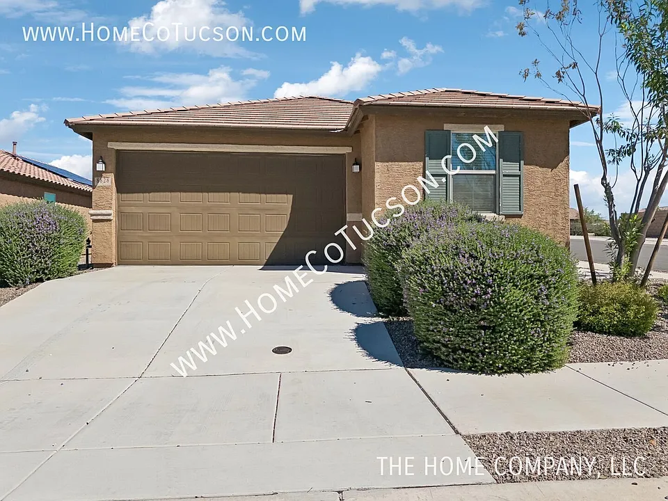 8828 E Stone Meadow Cir