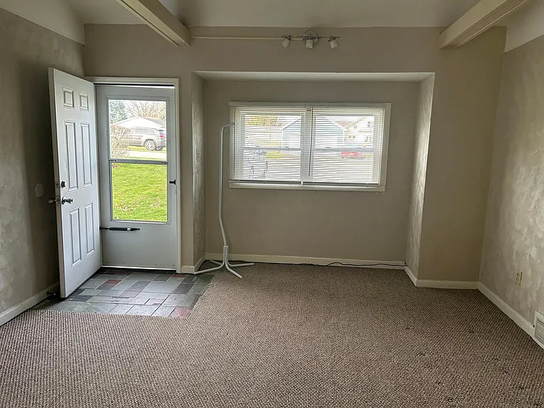 3121 W 26th St #4 — Photo 2