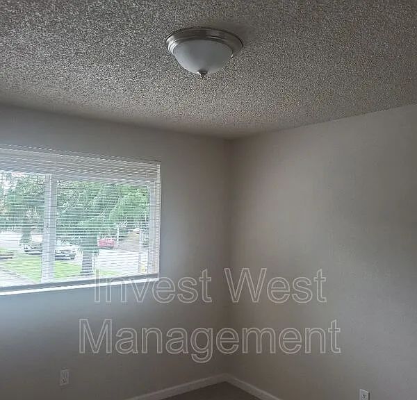3331 NE 57th Ave #8 — Photo 6