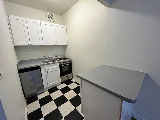 Rented by Compass | media 13