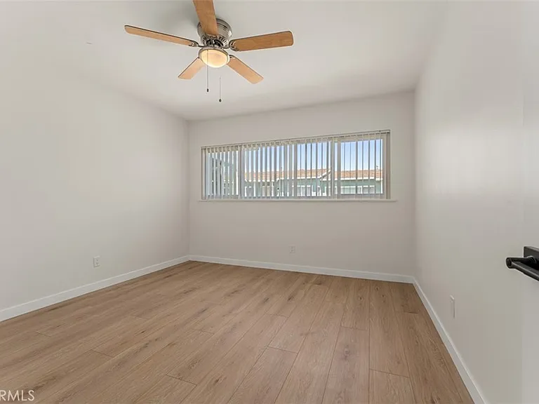 241 Costa Mesa St #B — Photo 11