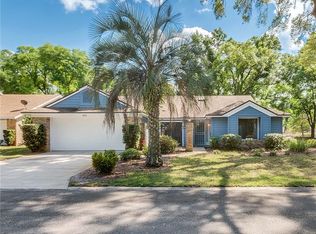 401 Secluded Oaks Trl, Deland, FL 32724