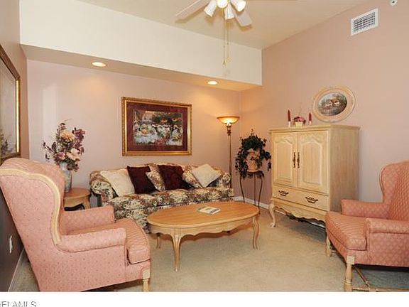 4th image of 26150 Clarkston Dr #104