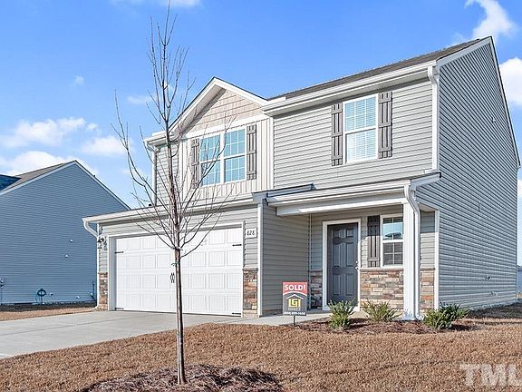 2nd image of 828 Avery Pond Dr