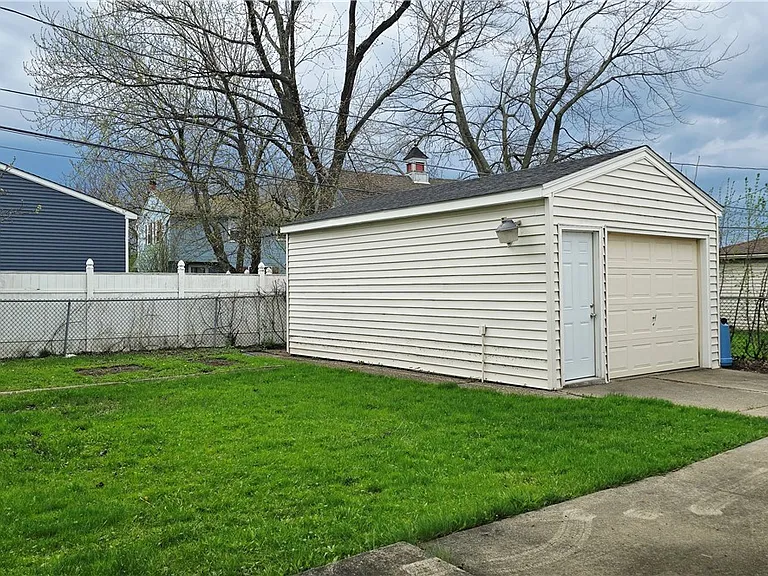 182 Woodcrest Dr — Photo 24