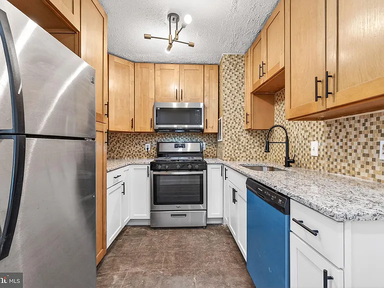 16 S Van Dorn St #506 — Photo 16