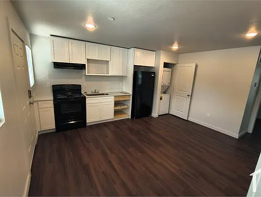 404 SW Grand Blvd — Photo 3