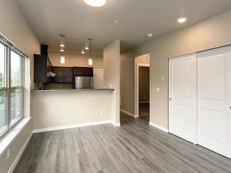 One Month Free, Broadway Station Apartments — Photo 18