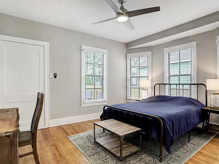4920 Avenue P — Photo 17