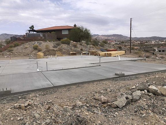 5th image of 3560 Overland Dr