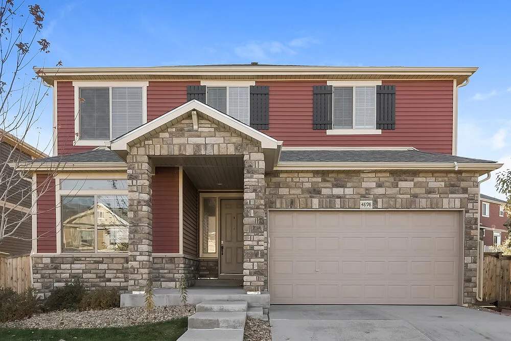 4 bed, 2.5 bath, 2756 sqft, $4,930 — Photo 1