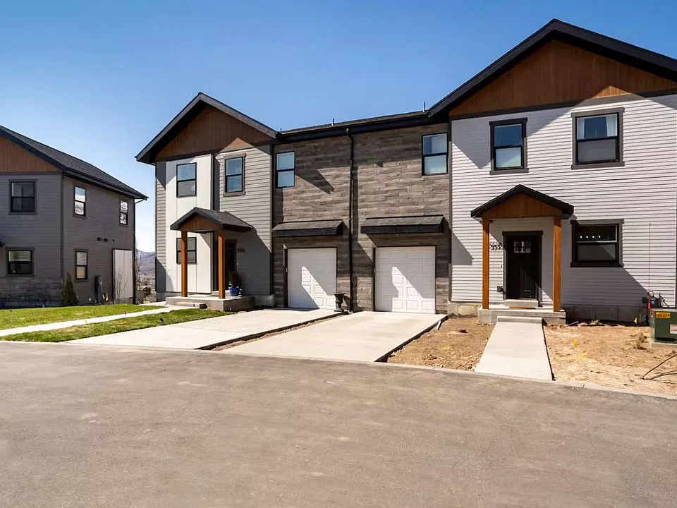 3555 N Creekside Way