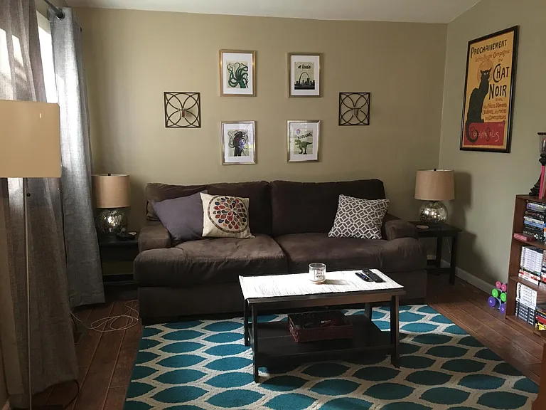 1103 Charwood St — Photo 3
