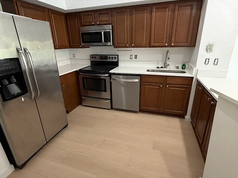 2410 W Azeele St #235 — Photo 5