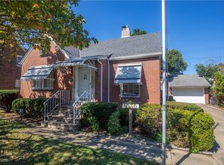 1030 Creek View Dr, Cleveland, OH 44119