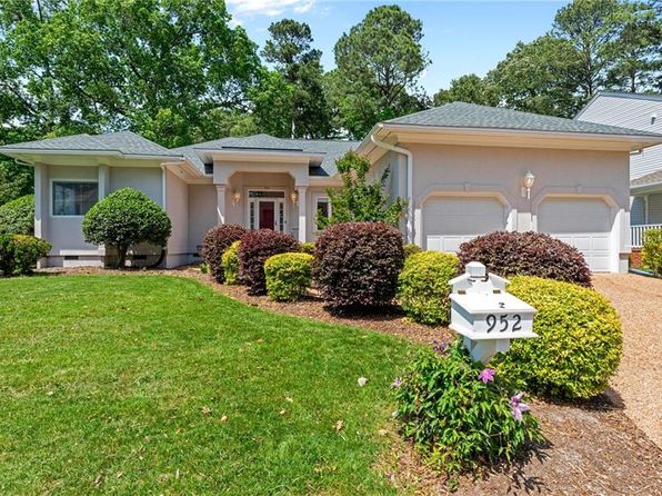 952 Edgewater Dr, Newport News, VA 23602