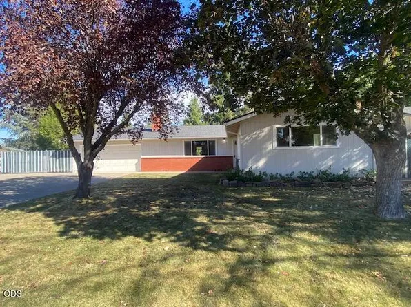 1153 Kelly St, Medford, OR 97501