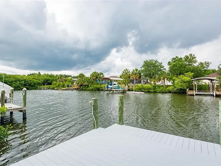 425 Bahama Grande Blvd — Photo 33