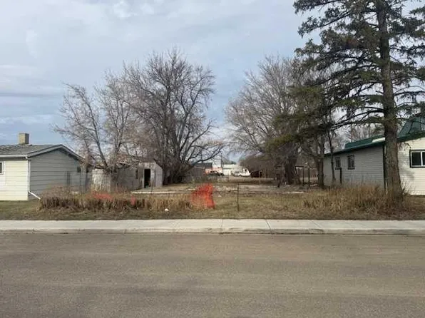 207 Centre St, Brooks, AB T1R 0R9