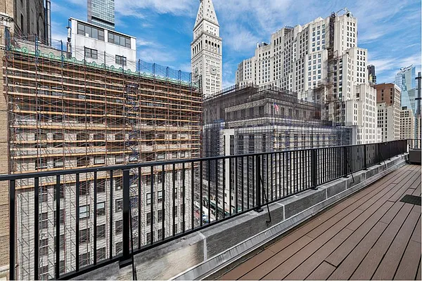 Rented by Douglas Elliman | media 24