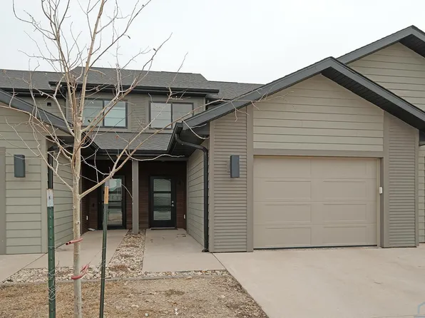710 12th St NE Unit 4, Sioux Center, IA 51250