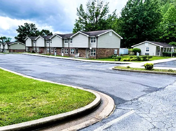 Four Seasons Apartments