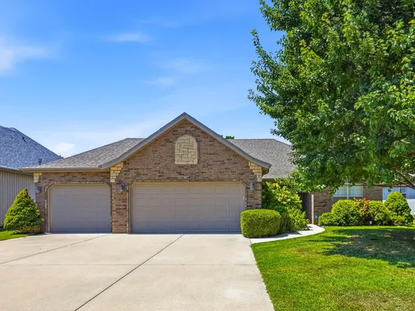 5477 S Pinehurst Avenue, Springfield, MO 65810