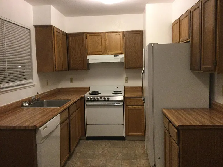 44 W 10th St — Photo 5