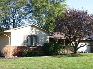 1000 Kenchester Dr, Columbus, OH 43220