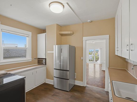5th image of 706 N 42nd St APT 6