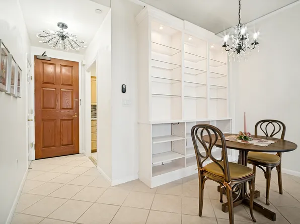 1 Towers Park Ln APT 604, San Antonio, TX 78209