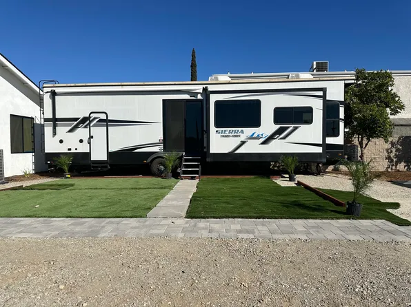9004 Olive St #Trailer, Fontana, CA 92335