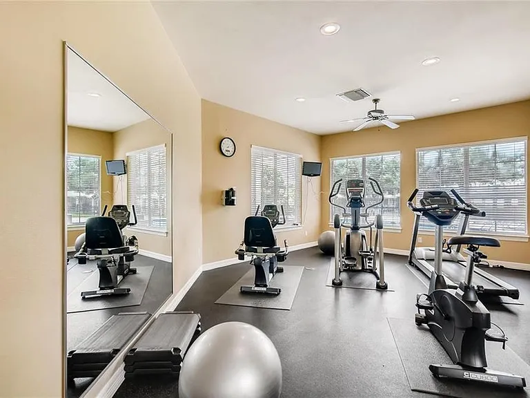 1900 Scofield Ridge Pkwy #402 — Photo 22