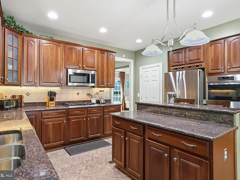 5767 Bush Hill Dr — Photo 17