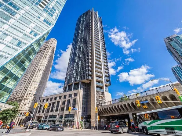 1 The Esplanade Dr #2107, Toronto, ON M5E 0A8