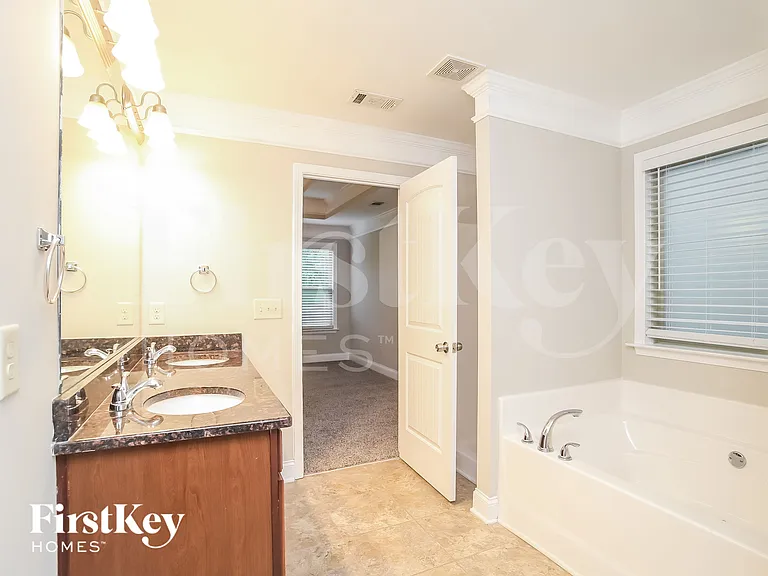 218 Woods Cir — Photo 10